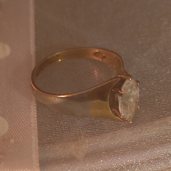 Jewelry - Elegant 10k Gold Plated Ring with Clear Stone